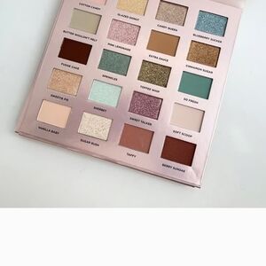 Eyeshadow Palette - Multi-Color